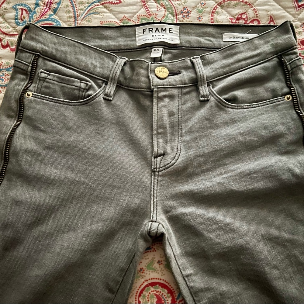 Frame denim “skinny de jean” size 25